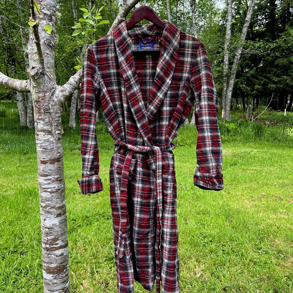 100% Washable Merino wool robe, size small